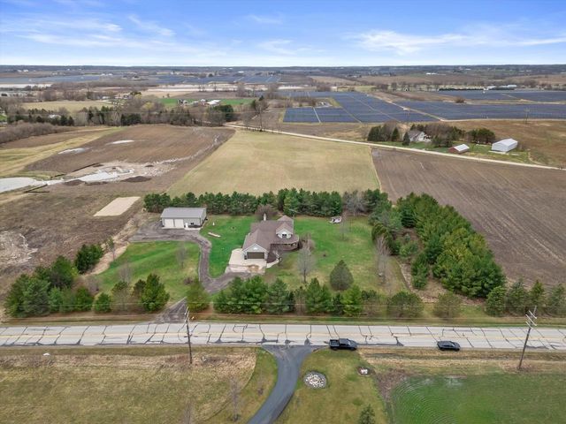 820 172nd AVENUE, Union Grove, WI 53182
