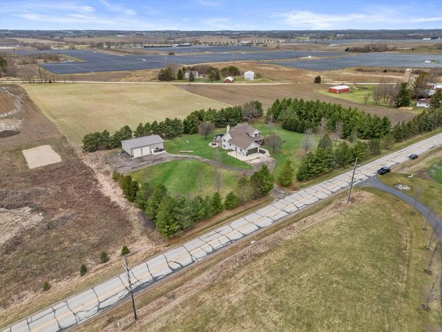 820 172nd AVENUE, Union Grove, WI 53182