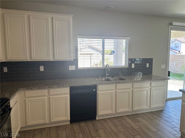 6472 Blue Iris Court, Las Vegas, NV 89141