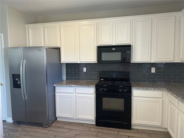 6472 Blue Iris Court, Las Vegas, NV 89141