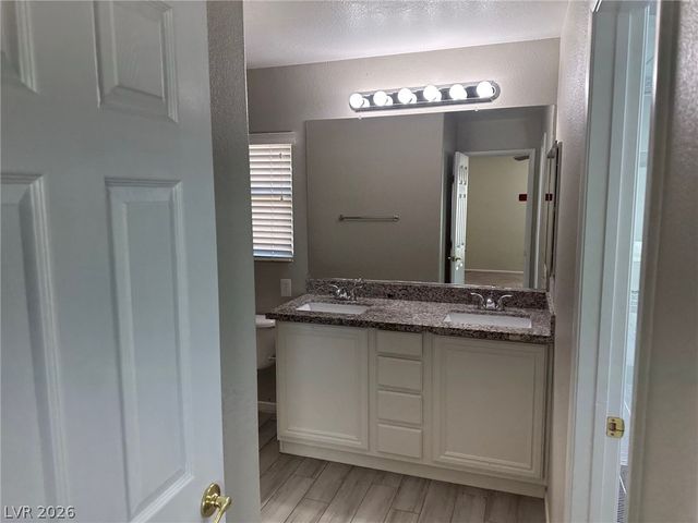 6472 Blue Iris Court, Las Vegas, NV 89141