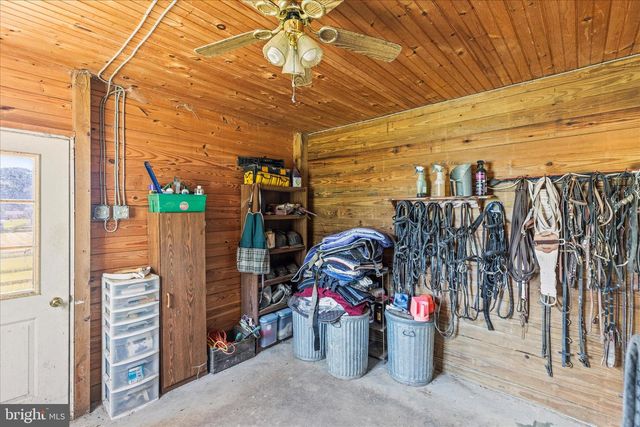 1974 MEADOW LN, Spring Grove, PA 17362
