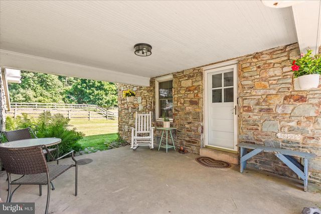 1974 MEADOW LN, Spring Grove, PA 17362
