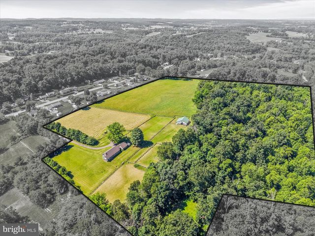 1974 MEADOW LN, Spring Grove, PA 17362