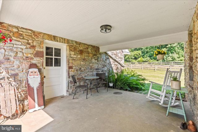 1974 MEADOW LN, Spring Grove, PA 17362