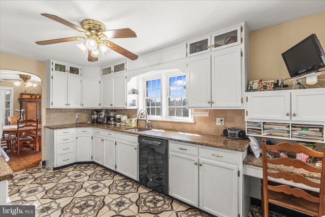 1974 MEADOW LN, Spring Grove, PA 17362