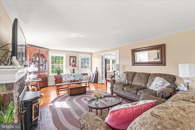 1974 MEADOW LN, Spring Grove, PA 17362