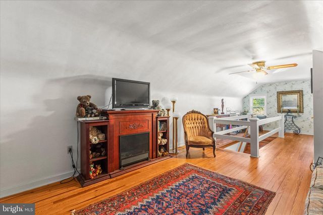 1974 MEADOW LN, Spring Grove, PA 17362
