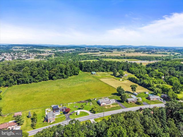 1974 MEADOW LN, Spring Grove, PA 17362