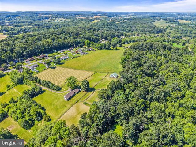 1974 MEADOW LN, Spring Grove, PA 17362
