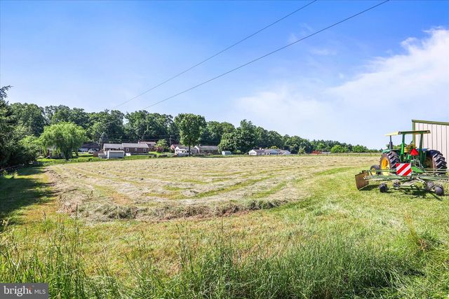 1974 MEADOW LN, Spring Grove, PA 17362