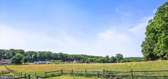 1974 MEADOW LN, Spring Grove, PA 17362