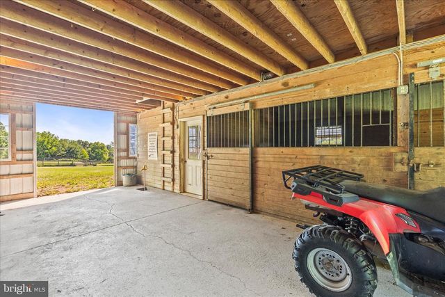 1974 MEADOW LN, Spring Grove, PA 17362