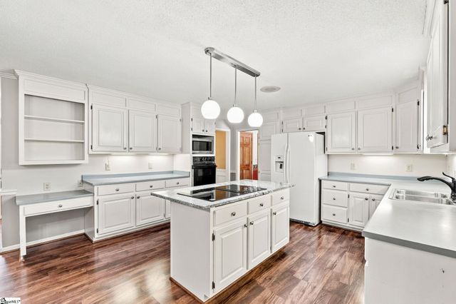 205 Hillpine Drive, Simpsonville, SC 29681