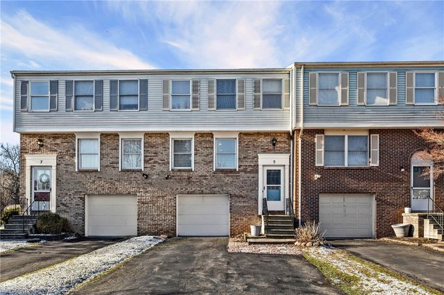 5 Bramblewood Lane, Penfield, NY 14526