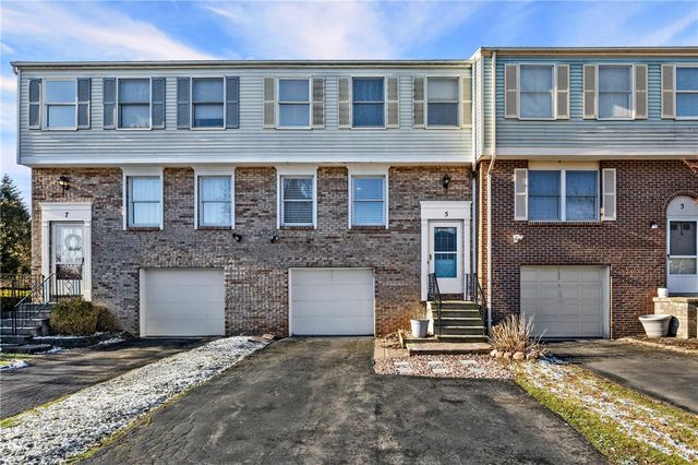 5 Bramblewood Lane, Penfield, NY 14526