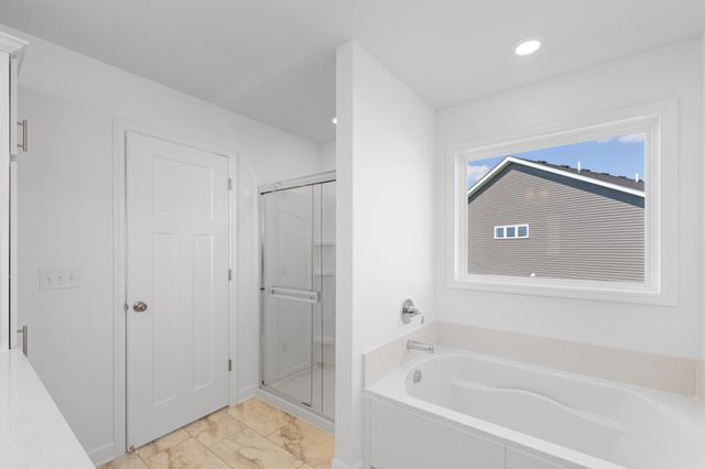 8921 Periwinkle Boulevard, Woodbury, MN 55129