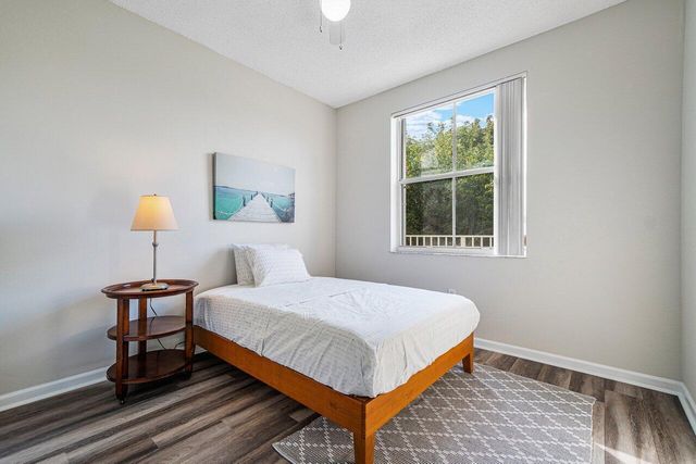 2040 Greenview Shores Boulevard 223, Wellington, FL 33414