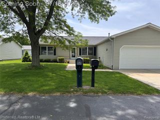 38537 Chestnut Lane, Westland, MI 48185