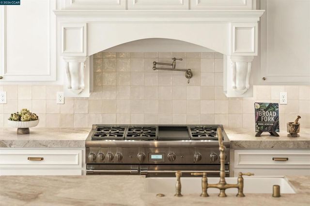 1206 Northgate Rd, Walnut Creek, CA 94598