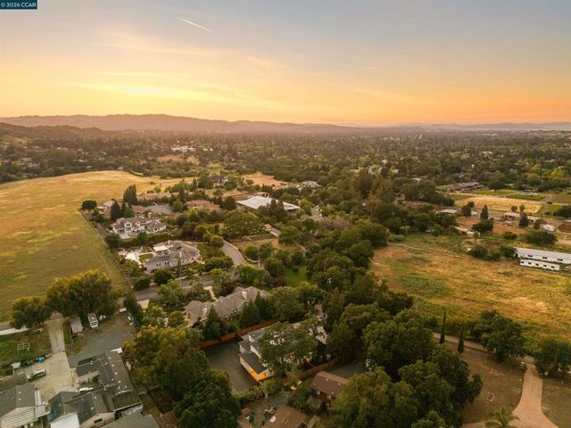 1206 Northgate Rd, Walnut Creek, CA 94598