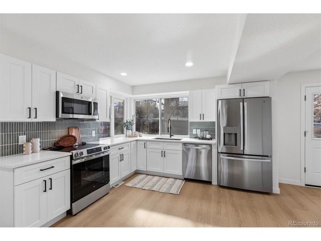 795 S Moore St, Lakewood, CO 80226