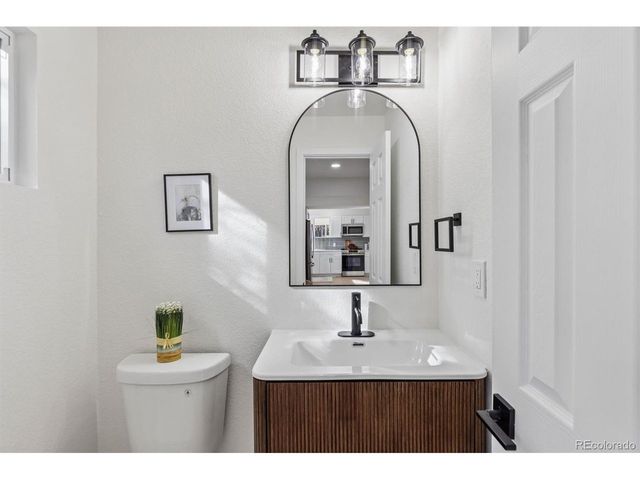 795 S Moore St, Lakewood, CO 80226