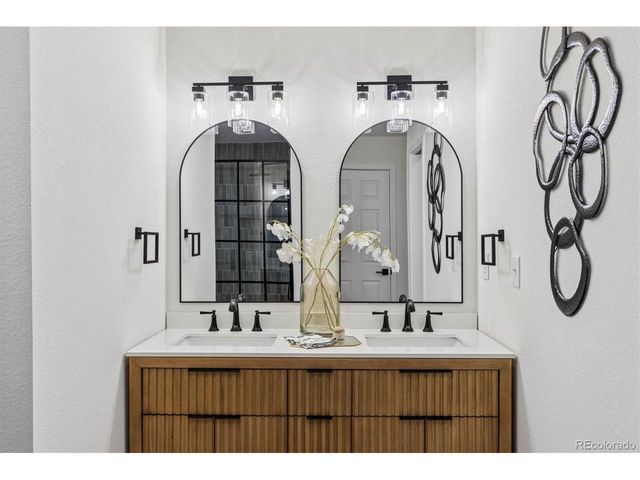 795 S Moore St, Lakewood, CO 80226