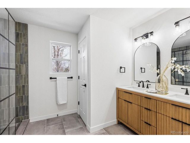 795 S Moore St, Lakewood, CO 80226