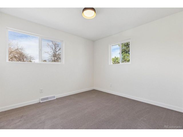 795 S Moore St, Lakewood, CO 80226