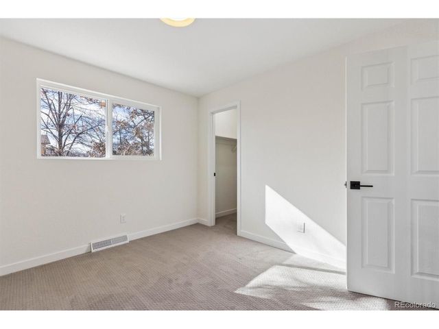 795 S Moore St, Lakewood, CO 80226