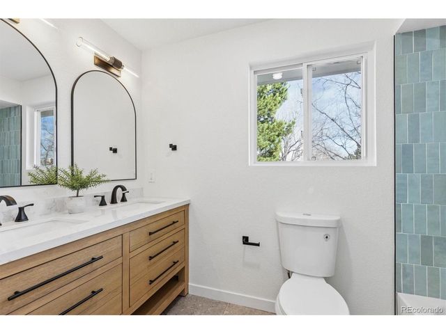 795 S Moore St, Lakewood, CO 80226