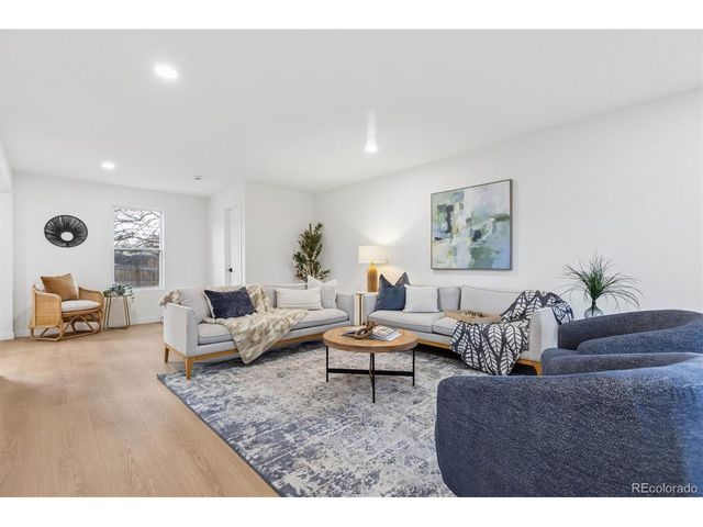 795 S Moore St, Lakewood, CO 80226