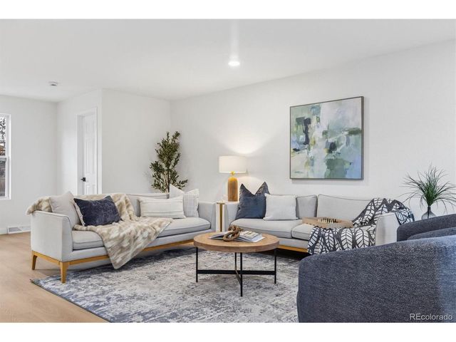 795 S Moore St, Lakewood, CO 80226