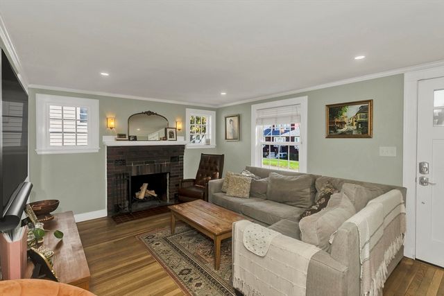 15 Devon Road, Braintree, MA 02184