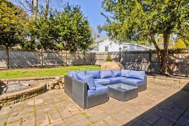 15 Devon Road, Braintree, MA 02184