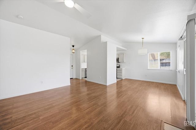 5308 Sierra Pine Court, Bakersfield, CA 93313