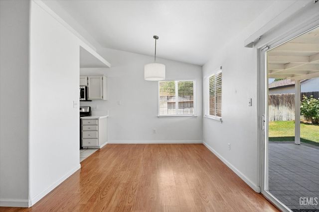 5308 Sierra Pine Court, Bakersfield, CA 93313
