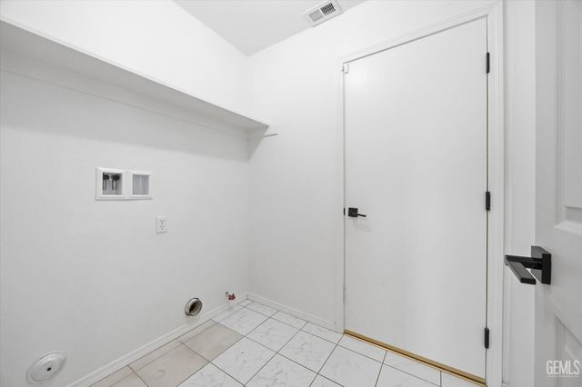 5308 Sierra Pine Court, Bakersfield, CA 93313