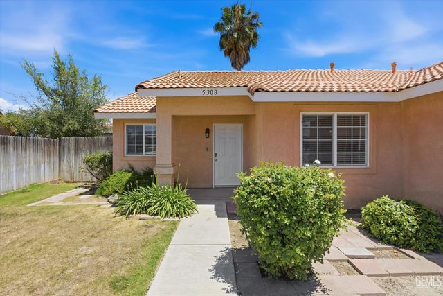 5308 Sierra Pine Court, Bakersfield, CA 93313