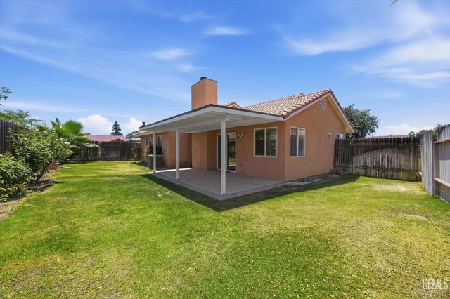 5308 Sierra Pine Court, Bakersfield, CA 93313