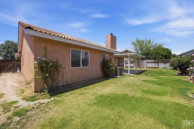 5308 Sierra Pine Court, Bakersfield, CA 93313