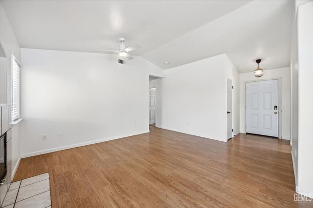 5308 Sierra Pine Court, Bakersfield, CA 93313