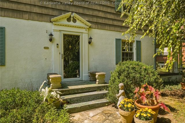 1539 Hampton Road, Charleston, WV 25314