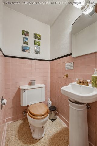 1539 Hampton Road, Charleston, WV 25314