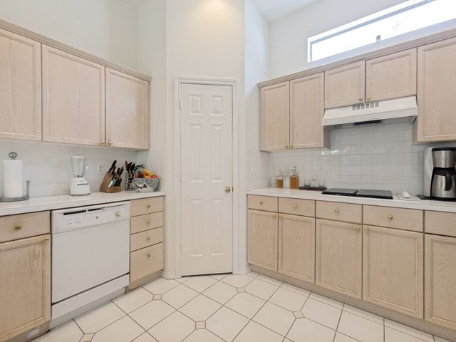 18407 Tettenhall Drive, Dallas, TX 75252