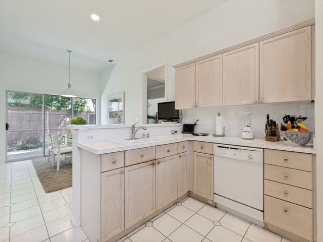 18407 Tettenhall Drive, Dallas, TX 75252