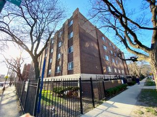1040 W HOLLYWOOD Avenue 322, Chicago, IL 60660