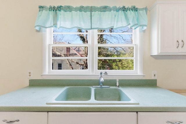 649 N Broadway, Lexington, KY 40508