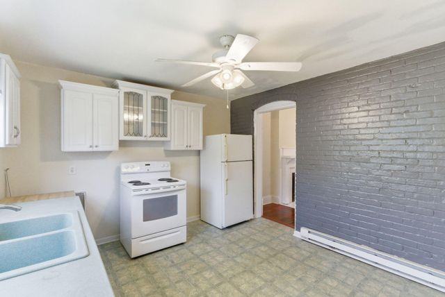 649 N Broadway, Lexington, KY 40508